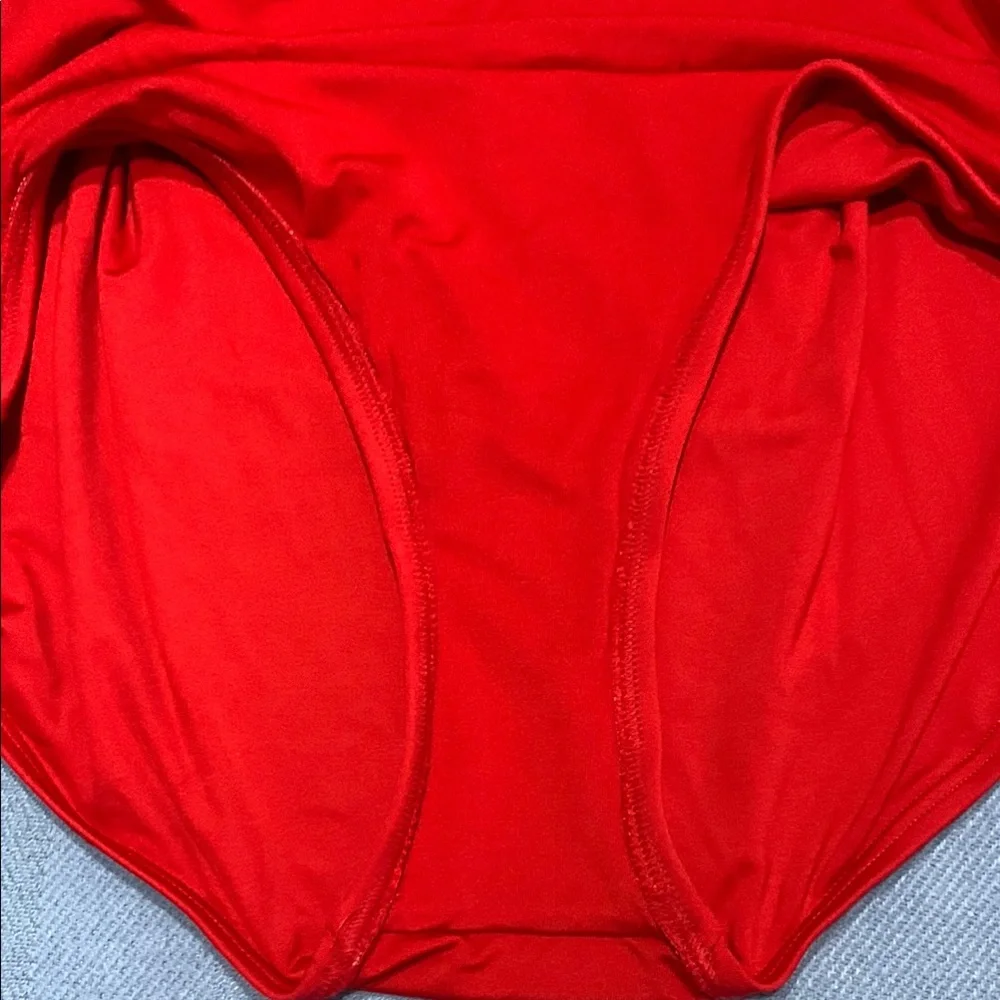 Kate Spade New York Women's Scalloped Cutout One Piece Swimsuit, Rosa Red, Large - Picture 5 of 7